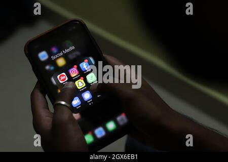 Chennai, Tamil Nadu, India. 4 ottobre 2021. Social meida Services Facebook, WhatsApp e Instagram sono stati colpiti da un oltraggio in diverse parti del mondo. (Credit Image: © Sri Loganathan/ZUMA Press Wire) Foto Stock