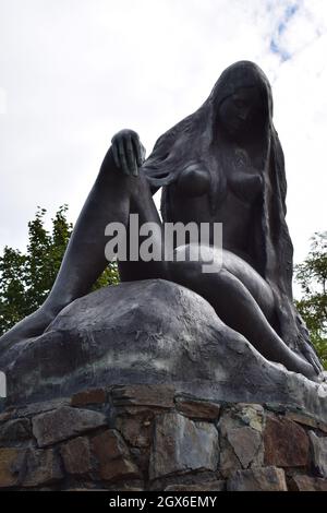 Loreley statua su una roccia nel Reno Foto Stock