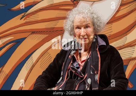 Il poeta e scrittore canadese Margaret Atwood è ospite di un evento collaterale della Fiera del Libro di Torino del 2021 Foto Stock