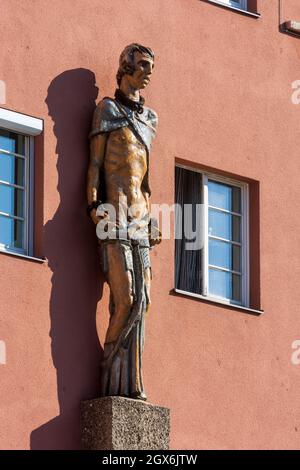 Wien, Vienna: Scultura a Gemeindebau (complesso residenziale comunale) Karl-Marx-Hof nel 19. Döbling, Wien, Austria Foto Stock