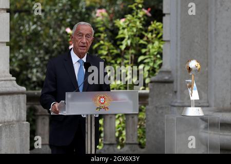 Lisbona, Portogallo. 4 ottobre 2021. Il presidente portoghese Marcelo Rebelo de Sousa tiene un discorso durante una cerimonia di benvenuto per la squadra nazionale del Futsal dopo aver vinto la Coppa del mondo FIFA Futsal 2021, presso il Palazzo di Belem a Lisbona, Portogallo, il 4 ottobre 2021. Il Portogallo ha vinto il trofeo FIFA Futsal World Cup 2021 dopo aver sconfitto l'Argentina (2-1) il 03 ottobre a Kaunas, Lituania. (Credit Image: © Pedro Fiuza/ZUMA Press Wire) Foto Stock