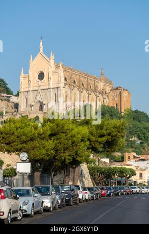 Passeggiata mattutina nella parte vecchia di Gaeta, antica città italiana in provincia di Latina sul mare tirreno Foto Stock