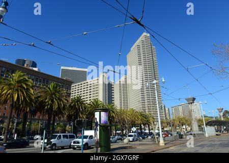 Four Embarcadero Center al 55 Clay Street nel quartiere finanziario di San Francisco, California, USA. Foto Stock
