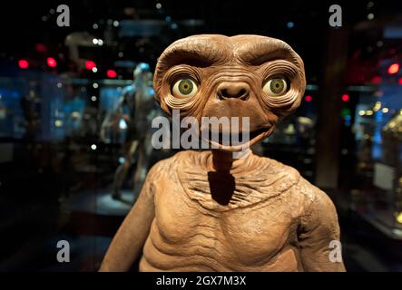 ET personaggio in mostra all'Academy Museum of Motion Pictures di Los Angeles, California Foto Stock