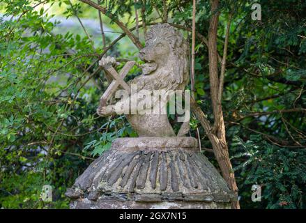 Lauriston Castle in primavera a Cramond, Edimburgo, Scozia, Regno Unito Foto Stock