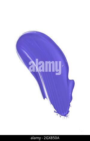 Lavanda viola bellezza texture cosmetica isolato su sfondo bianco, sbavature di trucco o prodotti cosmetici sbavature, pennellate di vernice Foto Stock