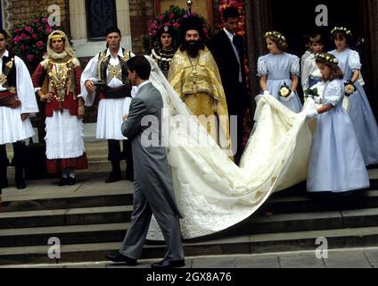 Il principe ereditario Pavlos della Grecia dopo il suo matrimonio con l'erede Marie-Chantal Miller alla Cattedrale greco-ortodossa di Santa Sofia a Bayswater, Londra. Foto Stock