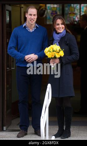 Caterina, duchessa di Cambridge, accompagnata dal Principe William, Duca di Cambridge, lascia il King Edward Vll Hospital nel centro di Londra il 6 dicembre 2012 dopo aver subito una malattia acuta del mattino. Foto Stock