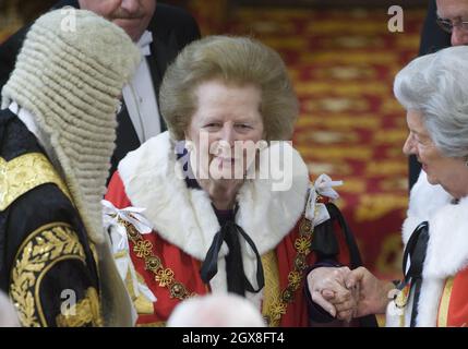 L'ex primo ministro britannico Baronessa Margaret Thatcher partecipa all'apertura di Stato del Parlamento a Londra il 25 maggio 2010. Foto Stock