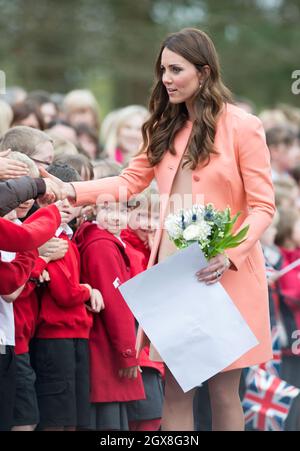 Catherine, Duchessa di Cambridge visita il Naomi House Children's Hospice vicino Winchester. Foto Stock