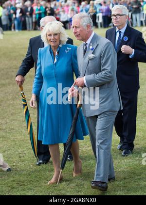 Il Principe Carlo, Principe di Galles e Camilla, Duchessa di Cornovaglia partecipano al Sandringham Flower Show il 29 luglio 2015. Foto Stock