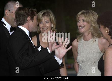 ANTHEA TURNER CON LA CONTESSA DI WESSEX E GRANT BOVEY ALL'EVENTO DI BENEFICENZA A SURREY. Foto Stock