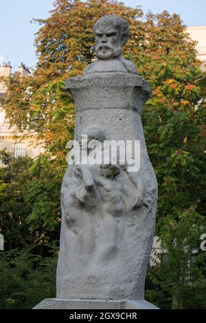 Parigi - Giardini di Lussemburgo. Statua di Paul Verlaine Foto Stock