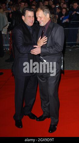 Paul Michael Glaser e David Soul ai National TV Awards tenutisi presso la Royal Albert Hall di Londra. Foto Stock