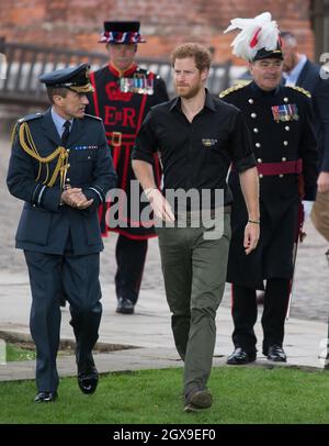 Prince Harry partecipa al lancio del team britannico per gli Invictus Games Toronto 2017 alla Torre di Londra il 30 maggio 2017 Foto Stock