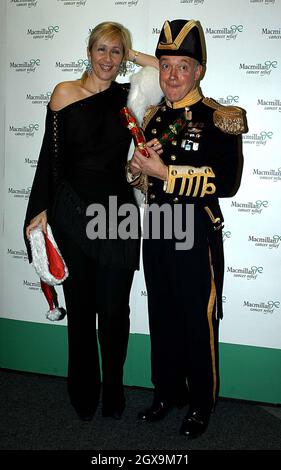 Tania Bryer e Nickolas Grace al Macmillan Celebrity Natale Stocking Auction, Christies, South Kensington. Foto Stock