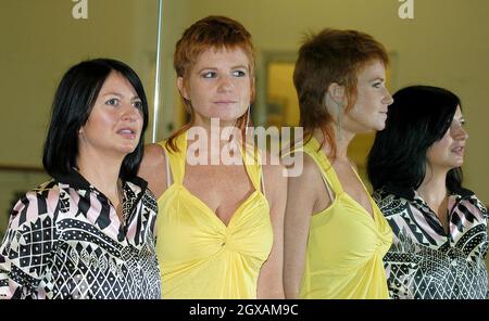 Patsy Palmer e Charlotte Cutler, fondatori di una nuova società di bellezza, partecipano al catwalk casting, Pineapple Studios, Covent Garden, Londra. Foto Stock