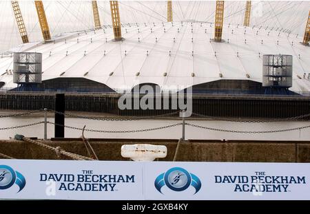 David Beckham al lancio della "David Beckham Academy", Trinity Bouy Wharf, Londra E14, 14 marzo 2005. Foto Stock