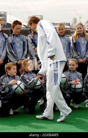 David Beckham al lancio della "David Beckham Academy", Trinity Bouy Wharf, Londra E14, 14 marzo 2005. Foto Stock