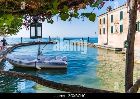 Punta San Vigilio, incanto sul Lago di Garda Foto Stock