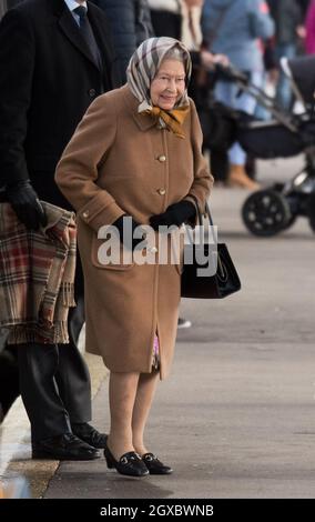 La regina Elisabetta arriverà alla stazione ferroviaria di King's Lynn per l'inizio della sua tradizionale pausa natalizia a Sandringham a Norfolk il 20 dicembre 2018. Foto Stock