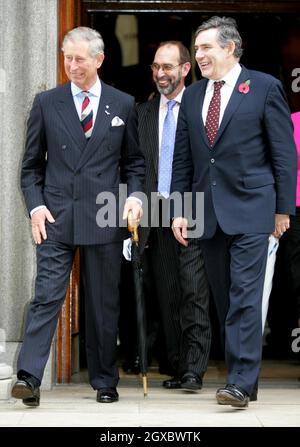 Il Principe Carlo, il Principe del Galles e il Cancelliere dello scacchiere britannico, Gordon Brown, durante un vertice sulla responsabilità sociale delle imprese tenutosi a Londra il 24 ottobre 2006. Anwar Hussein/EMPICS Entertainment Foto Stock