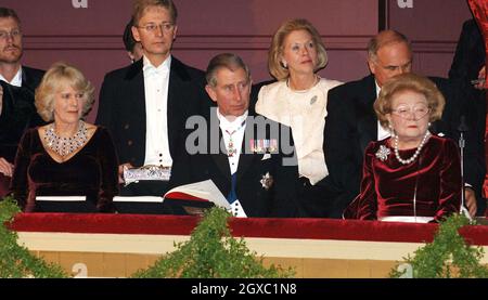 Il Principe Carlo, Principe di Galles e Camilla, Duchessa di Cornovaglia, si siedono nella Royal Box in un concerto di gala per celebrare il 150° anniversario della Philadelphia Acamemy of Music il 27 gennaio 2007. Anwar Hussein/EMPICS Entertainment Foto Stock