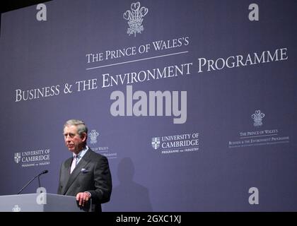 Il Principe Carlo, Principe di Galles, parla alla conferenza Prince of Wales Business & the Environment Program presso la Banqueting House di Londra il 1° febbraio 2007. Anwar Hussein/EMPICS Entertainment Foto Stock