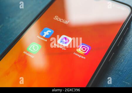 Applicazioni di social network su smartphone: Facebook, Messenger, instagram, whatsapp Foto Stock