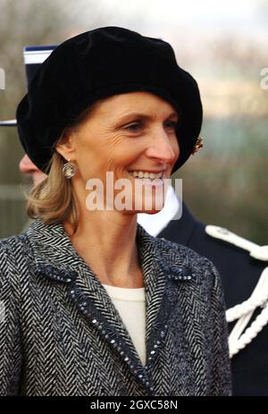 Marie-Laure de Villepin, moglie del primo ministro francese Dominique de Villepin, partecipa a una cerimonia per celebrare il 90° anniversario della battaglia di Vimy Ridge, in cui sono state uccise più di 3,500 truppe canadesi, nella Francia settentrionale il 9 aprile 2007. Foto Stock