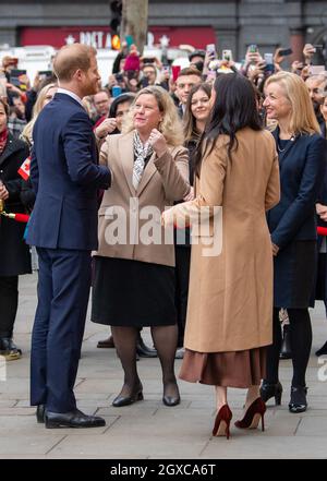 La duchessa del Sussex che indossa un cammello Reiss, e il Duca del Sussex visitano la Canada House a Londra il 07 gennaio 2020. Foto Stock