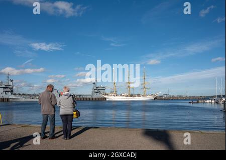 Kiel, 4. Oktober 2021, Marinestützpunkt Kiel-Wik. Willkommen zu Hause! Segelschulschiff „Gorch Fock“ kehrt Zurück in den Heimathafen Kiel. Foto Stock