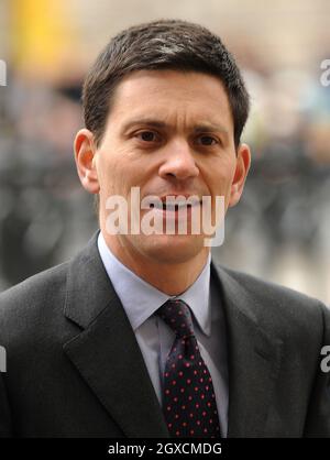 Segretario di Stato per gli Affari Esteri e del Commonwealth, David Miliband arriva per il servizio di osservanza della Giornata del Commonwealth presso l'Abbazia di Westminster a Londra. Foto Stock