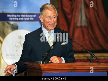 Il Principe Carlo, Principe del Galles, ha tenuto un discorso di apertura per lanciare ufficialmente il Prince's Countryside Fund, un'iniziativa per garantire un futuro sostenibile per l'agricoltura britannica e la comunità rurale più ampia, al St. James's Palace di Londra Foto Stock