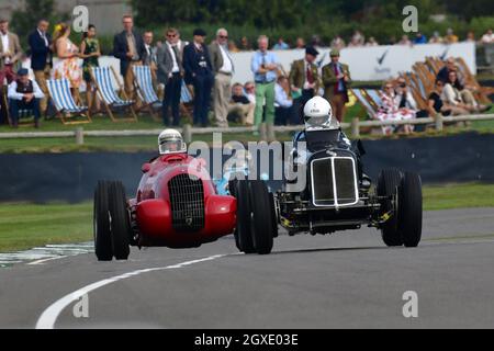 Michael Gans, era tipo B R1B, Julian Majzub, Alfa Romeo 308C, Festival del Trofeo britannico, esempi dagli anni 1930 al 1951 del Gran Premio e Voitu Foto Stock