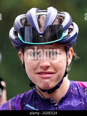 Ella Harris del team Canyon SRAM Racing all'inizio della seconda fase dell'AJ Bell Women's Tour a Walsall, Regno Unito. Data foto: Martedì 5 ottobre 2021. Foto Stock