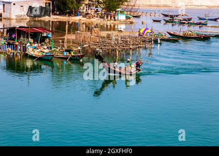 Cau Lang Co un piccolo villaggio di pescatori tra Hue e da Nang Foto Stock