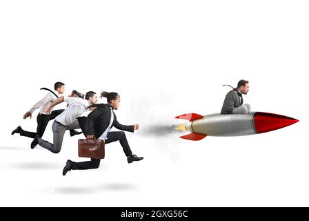 Businessman vola con razzo durante una gara con gli avversari . Rendering 3D Foto Stock