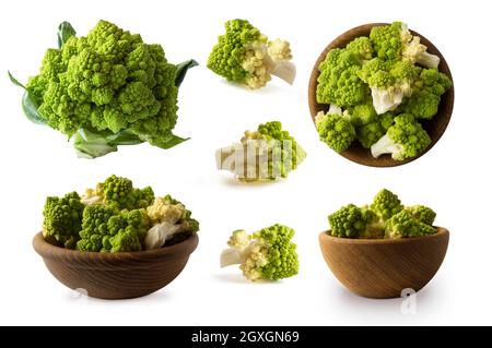 Set di cavolfiore romano. Cavolfiore romano su ciotola di legno isolato su bianco. Da vicino il cavolfiore romano. Struttura frattale di romanesco broccoli. Romana Foto Stock