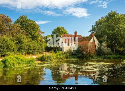 Willy Lott's Cottage dal Mulino di Flatford dove John Constable dipinse la carretta da fieno. Foto Stock