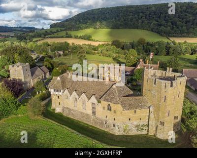 Stokesay al castello ed alla chiesa, Shropshire, Regno Unito Foto Stock