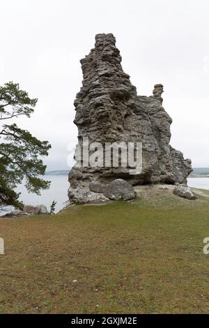 La più grande catasta di mare, o rauk, a Gotland, Svezia Foto Stock