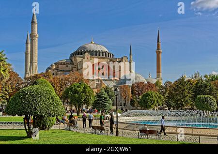 Moschea di Hagia Sophia, Piazza Sultanahmet, Fatih, Istanbul, Turchia. Foto Stock