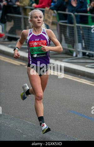 Virgin Money London Marathon 2021 - Mile 9 Canada Water 3 ottobre 2021 Foto Stock