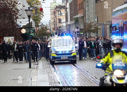 I fan di Hammarby hanno fatto la partita di Drottninggatan domenica ad Allsvenskan tra IFK Norrköping-Hammarby SE alla Platinumcars Arena, Norrköping, Svezia 3 ottobre 2021. Foto Stock