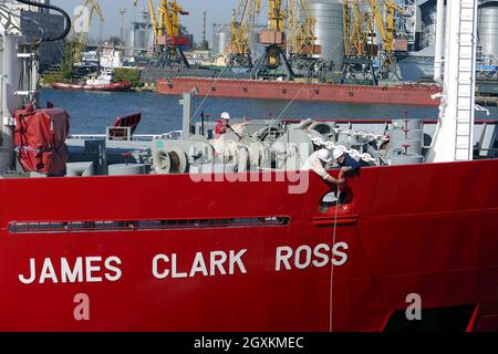 Non esclusiva: Ricerca rompighiaccio RRS James Clark Ross acquistato dall'Ucraina dal Regno Unito è ormeggiato al porto marittimo di Odesa, Odesa, a sud Foto Stock