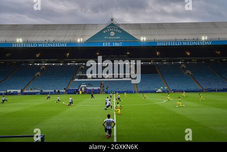 I giocatori prendono il ginocchio prima del calcio d'inizio Foto Stock