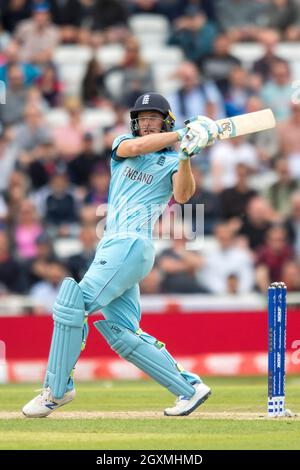 I pipistrelli inglesi Jos Buttler Foto Stock