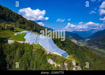 Forte Corno, fortezza costruita negli anni dal 1890 al 1892, situata a Lardaro, Trento Italia. Foto Stock