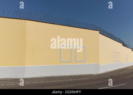 Muro di prigione con serramenti dipinti, prigione di Stein, prigione di Krems-Stein, Wachau, bassa Austria, Austria Foto Stock